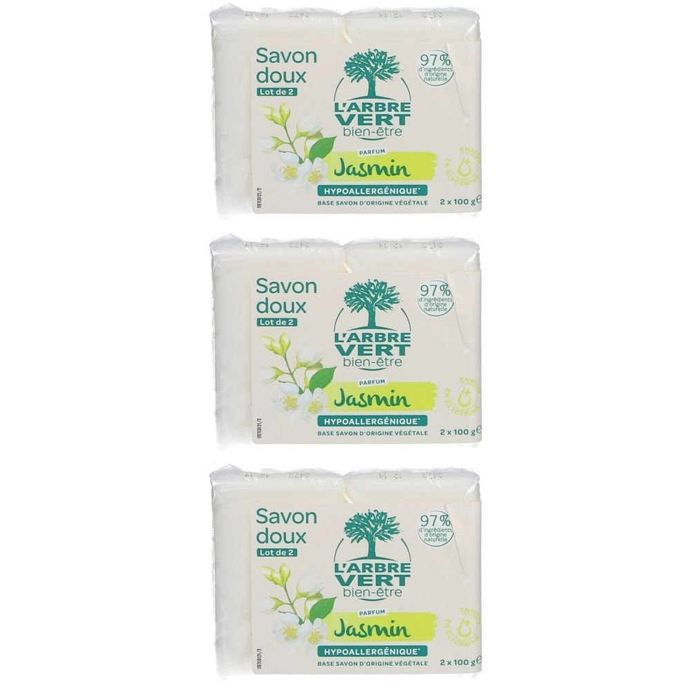 Trois paquets de savon. Chaque paquet porte l'inscription "Savon doux", "L'ARBRE VERT bien-être Jasmin" et "97%".