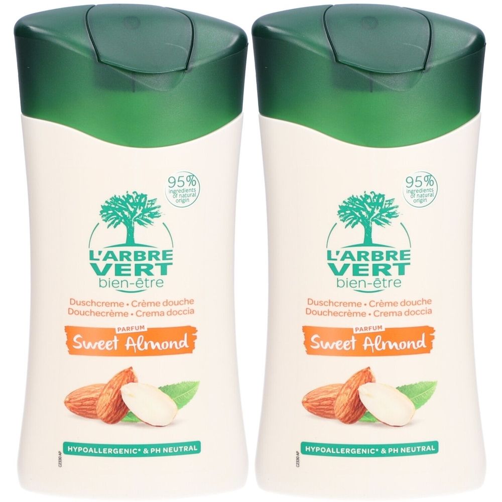 Deux flacons de crème de douche. Bouchon vert, contenant blanc. Inscription : L'ARBRE VERT, Sweet Almond. Avec amandes et feuilles.