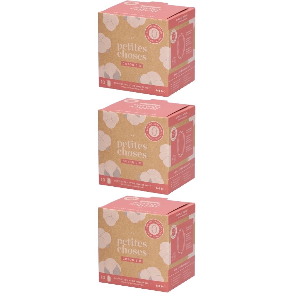 Drie vierkante dozen. Opdruk: « petites choses » en « Coton bio ». Roze en bruine verpakking met productafbeelding.