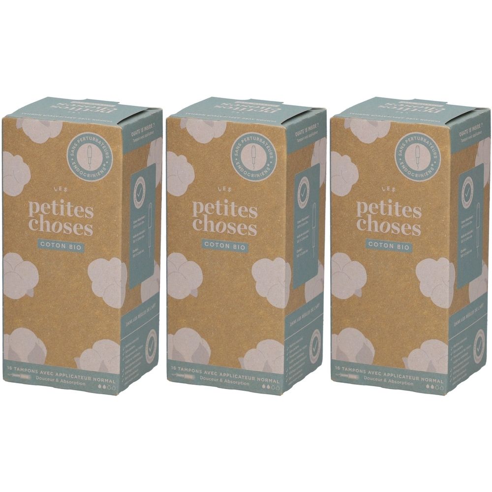 Drie dozen tampons van biologisch katoen. Opschrift: petites choses, Coton Bio. Verpakking met wolkenpatroon en logo.