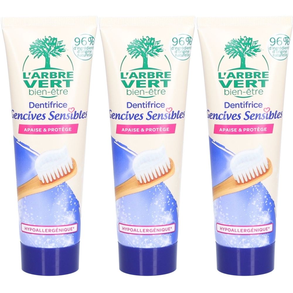 Trois tubes de dentifrice. Chaque tube affiche "L'ARBRE VERT", "Dentifrice Gencives Sensibles" et "Hypoallergénique".