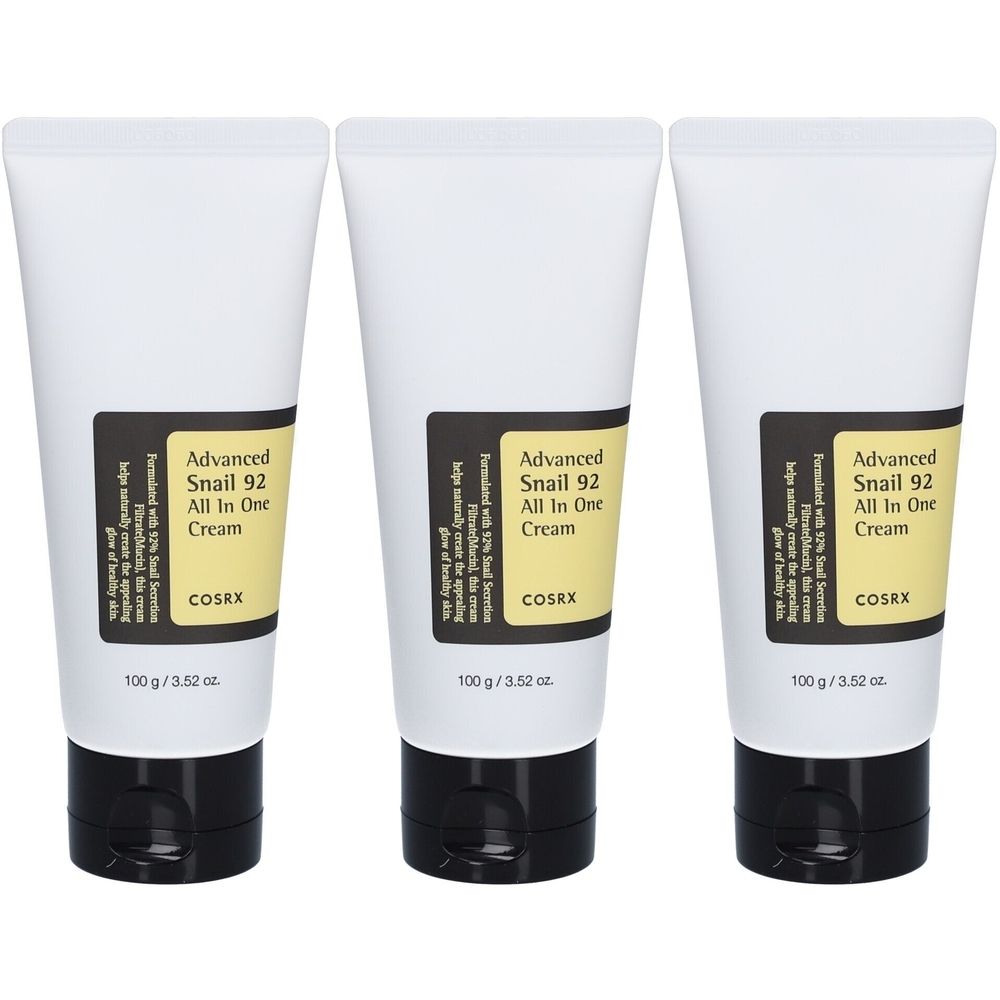 Trois tubes blancs avec bouchons noirs. Chaque tube porte l'inscription "Advanced Snail 92 All In One Cream" et "COSRX".