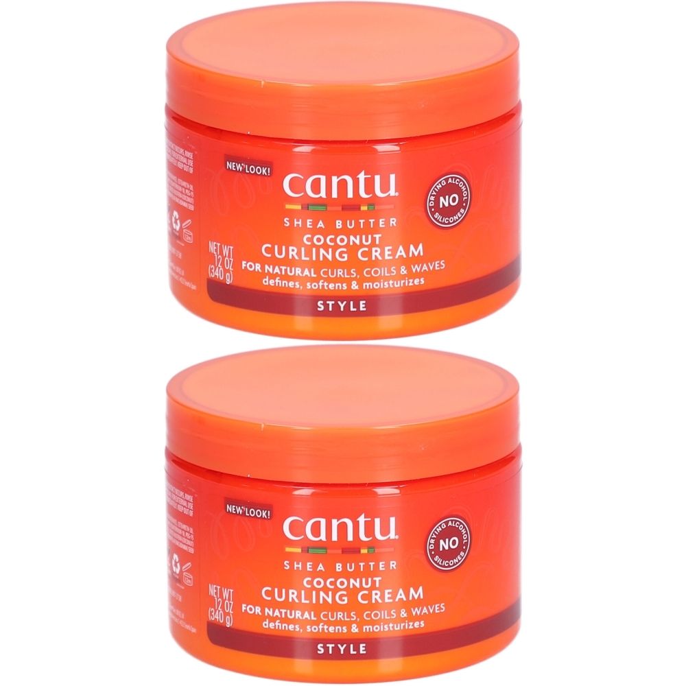 Deux pots orange de crème bouclante Cantu à la noix de coco. Inscription : Shea Butter, Curling Cream. Couvercle orange, étiquette orange.