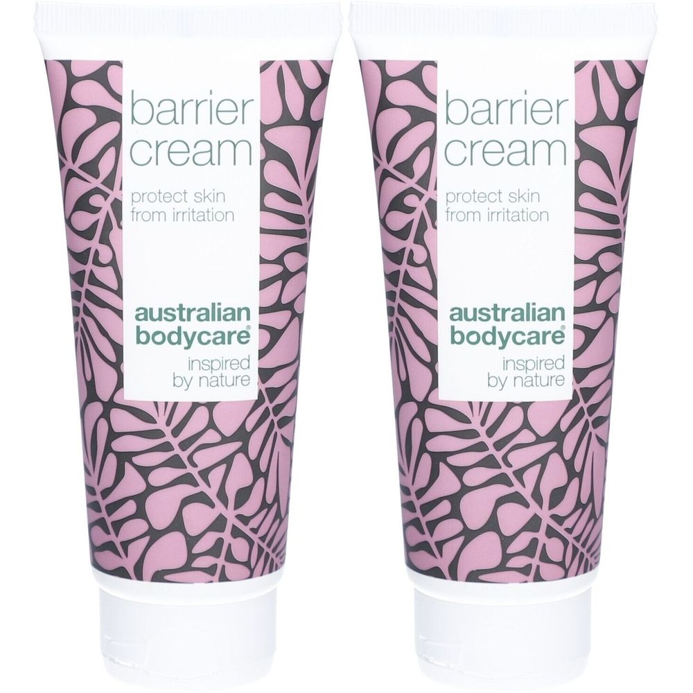 Twee tubes crème. Opschrift: Barrier Cream, beschermt de huid tegen irritatie. Merk: Australian Bodycare.