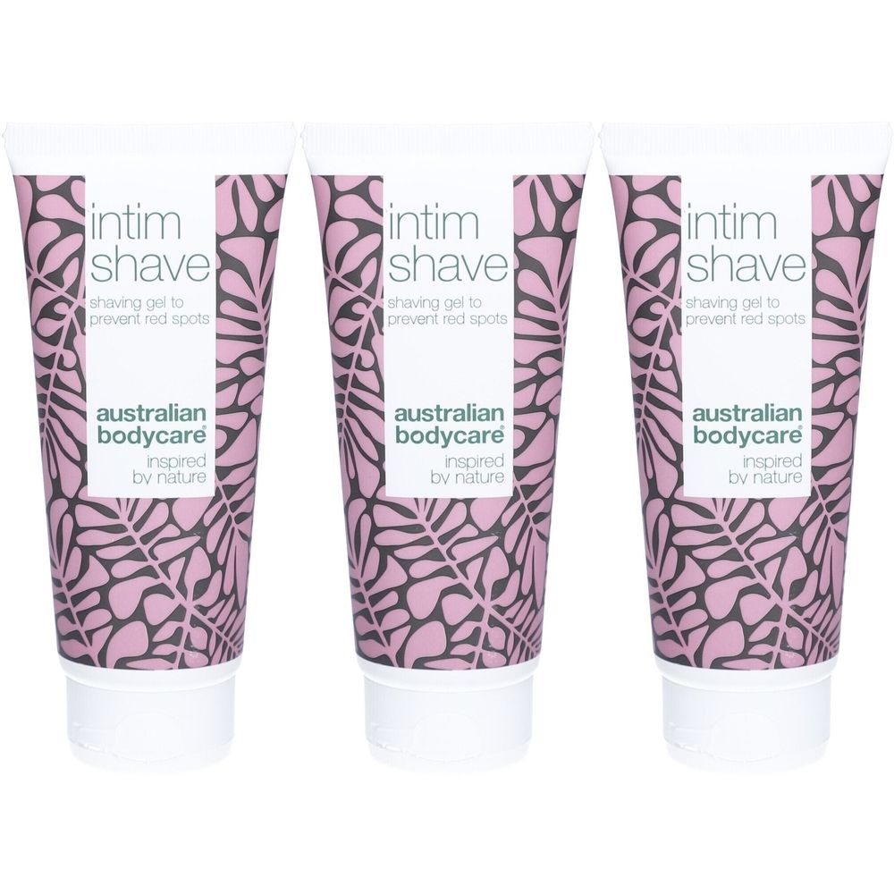 Drie tubes intieme scheergel. Opschrift: Intim Shave, australian bodycare. Roze patroon op de tubes.