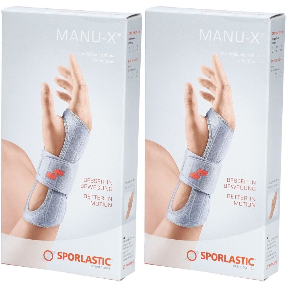 Twee verpakkingen met polsbrace. Opdruk: MANU-X, SPORLASTIC. Afgebeeld is een hand met brace. Tekst: Besser in Bewegung, Better in Motion.