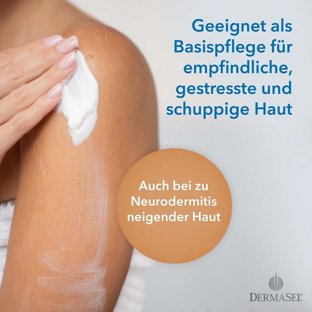 Vrouw brengt lotion aan. Tekst: Geschikt als basisverzorging voor gevoelige huid.