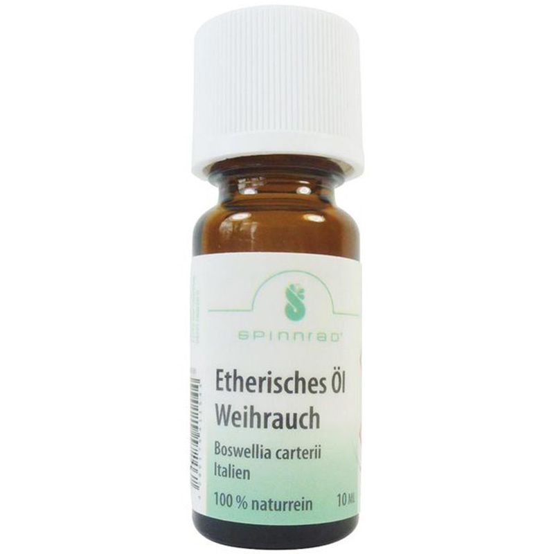 Bruine glazen fles met witte dop. Etiket met productinformatie: Etherische olie wierook, 100% natuurlijk. Merk: Spinnrad.