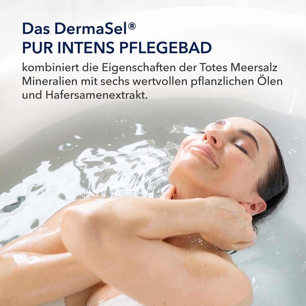 Femme dans un bain. DermaSel® PUR INTENS PFLEGEBAD. Eau, femme, détendue. Nom du produit et texte visibles.