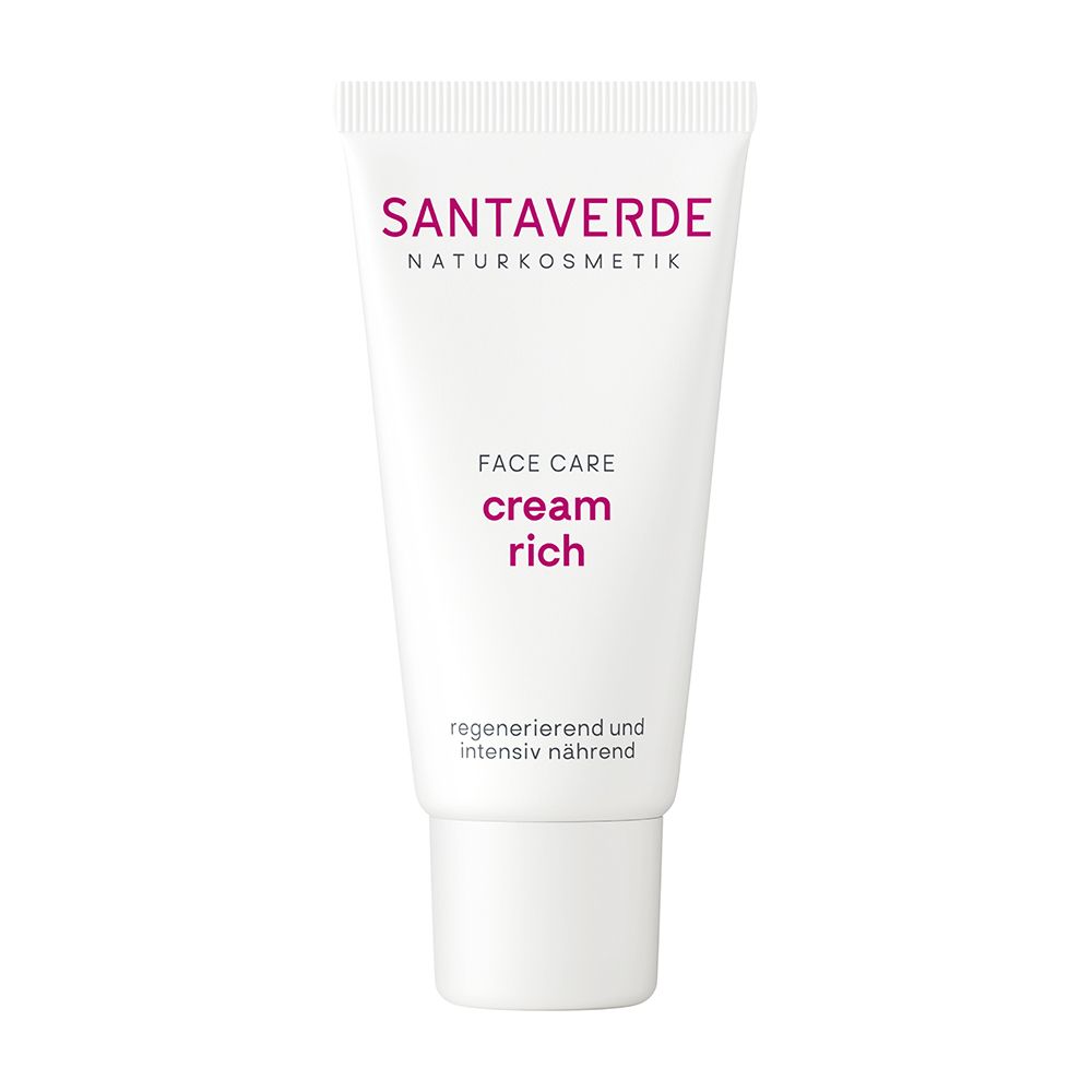 Witte tube met SANTAVERDE-logo en productnaam. Gezichtscrème rich. Regenererend en intensief voedend.