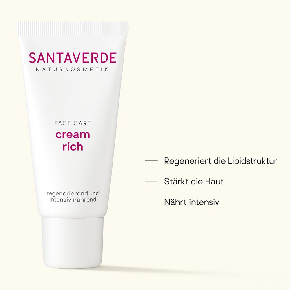 Tekst: Aloë Vera sap, Sheaboter, Arganolie, Teunisbloemolie. Op witte achtergrond.