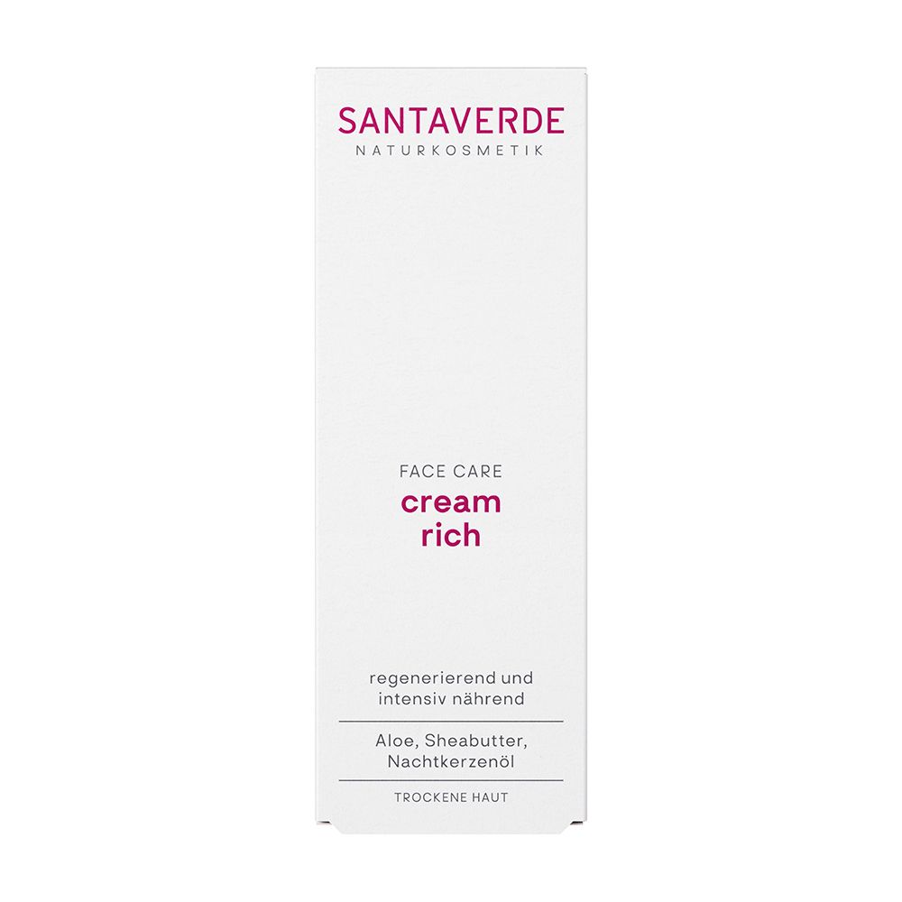 Witte verpakking met SANTAVERDE-logo. Gezichtscrème rich. Tekst: regenererend en intensief voedend. Voor de droge huid.