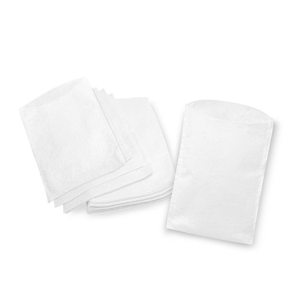 Gants de toilette en molleton blanc, rectangulaires, empilés et seuls. Matière douce.
