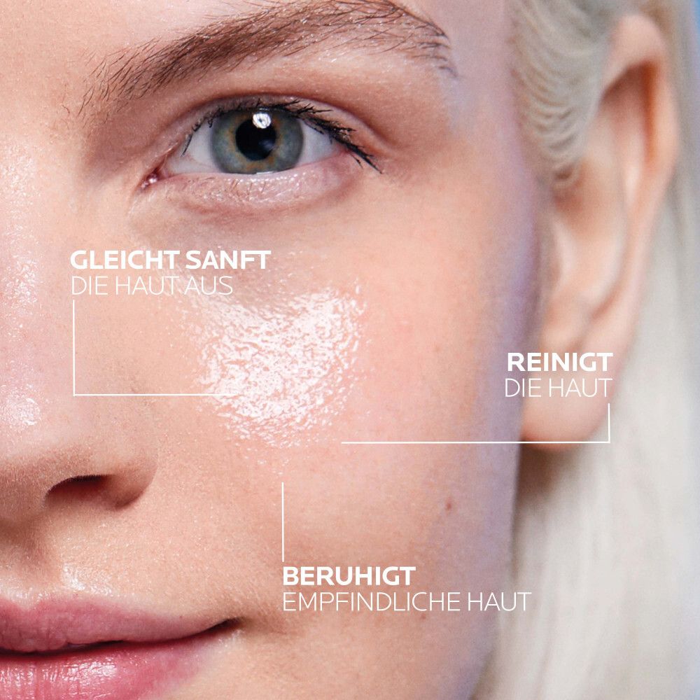 Close-up gezicht. Tekst: Egaliseert de huid zachtjes, reinigt, kalmeert de gevoelige huid.