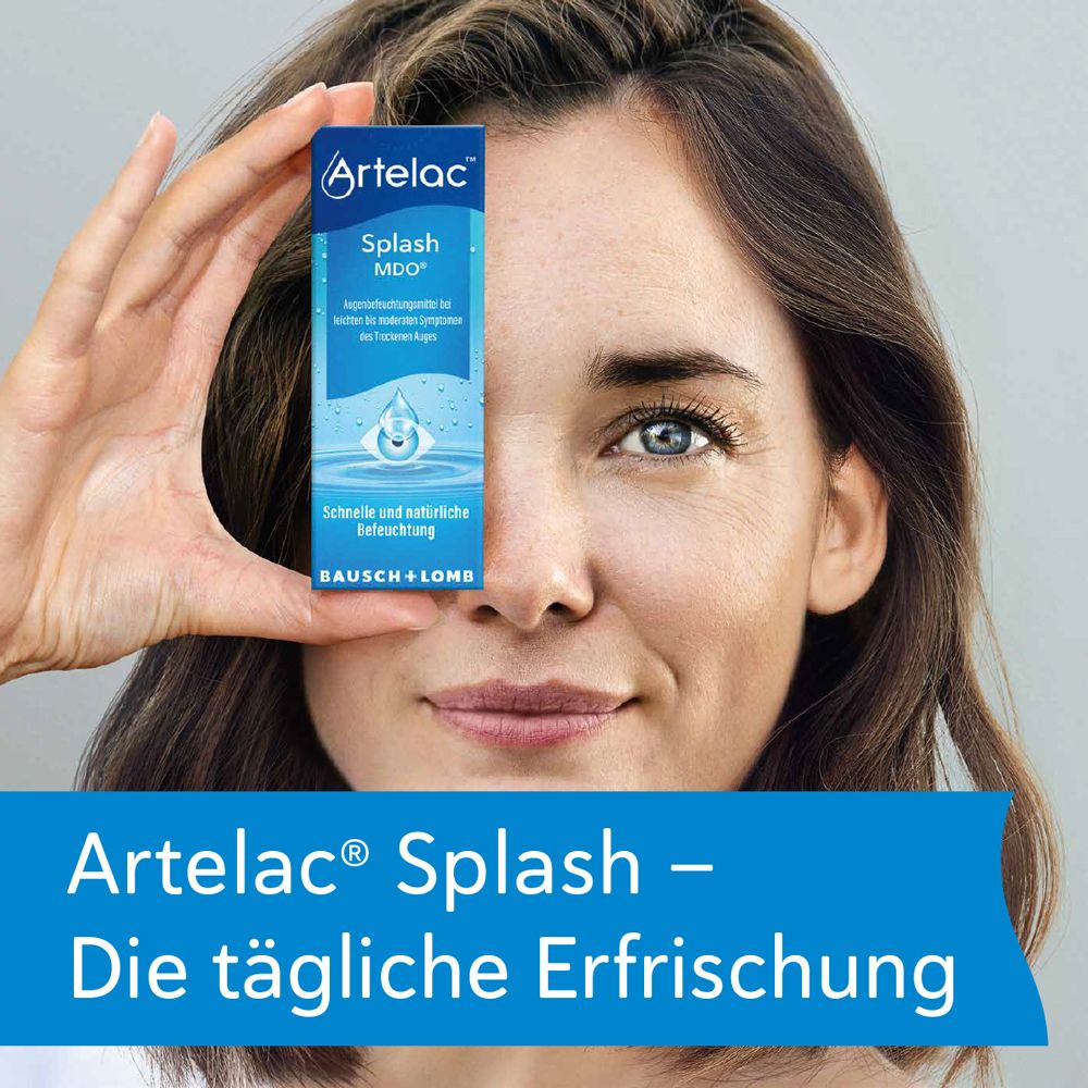 Femme tenant un emballage Artelac Splash MDO. Emballage bleu avec nom du produit. Texte : Le rafraîchissement quotidien.