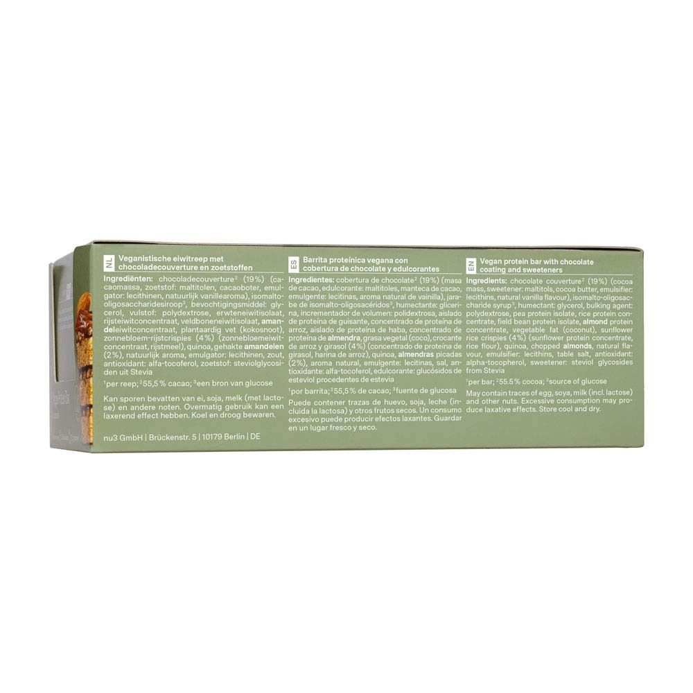 Een enkele proteinereepverpakking en een geopende verpakking. Opschrift: « Fit Vegan Bar » en « Almond-Choc Crisp ».