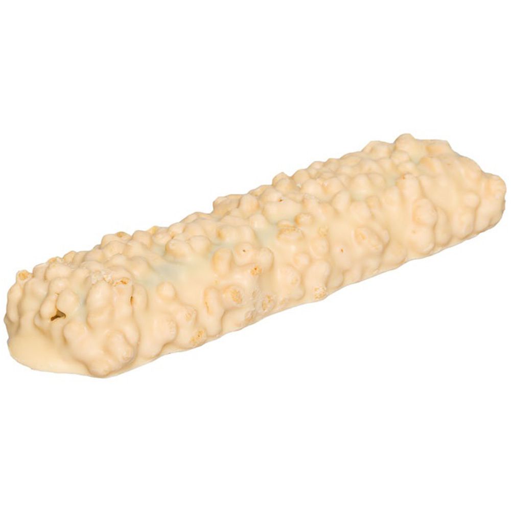 Eiwitreep met witte chocolade coating en knapperige stukjes. Langwerpige vorm, op witte achtergrond.