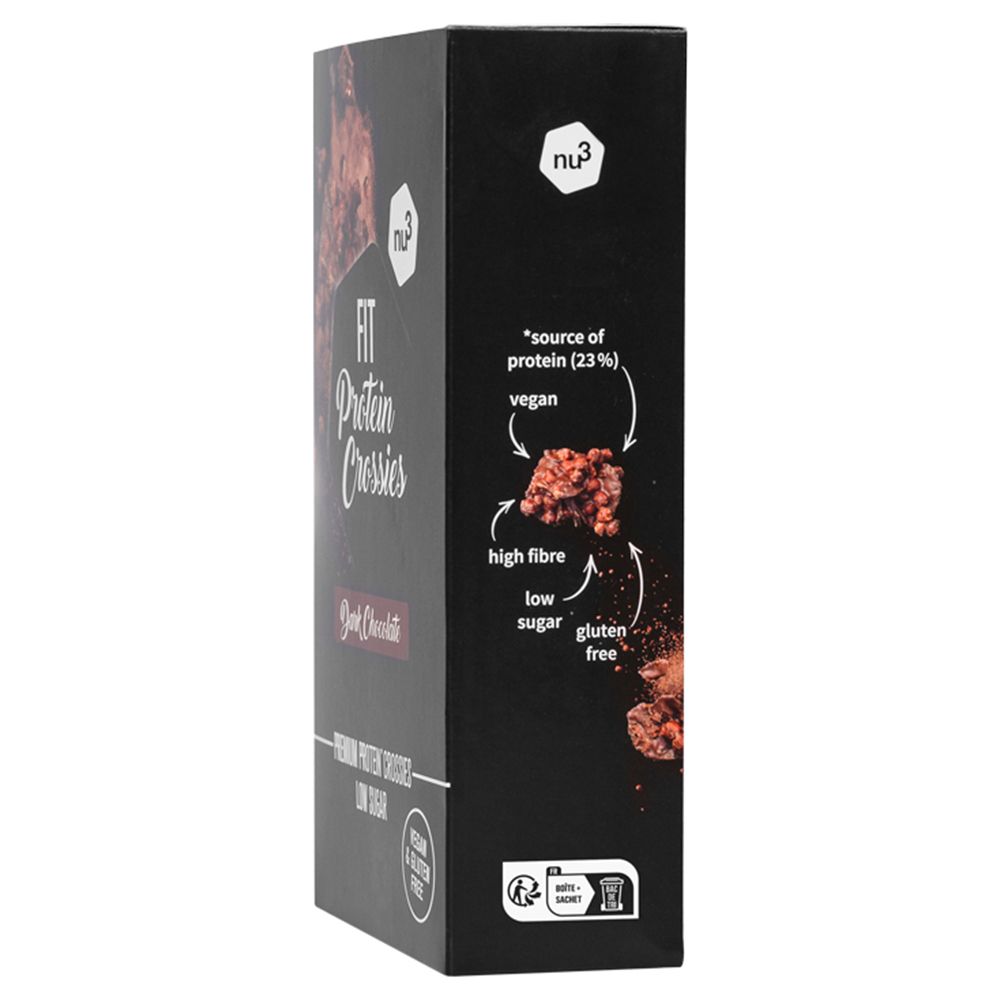 Zijkant van de zwarte verpakking met tekst: « FIT Protein Crossies », « Dark Chocolate », Premium Protein Crossies, Vegan & Gluten Free.