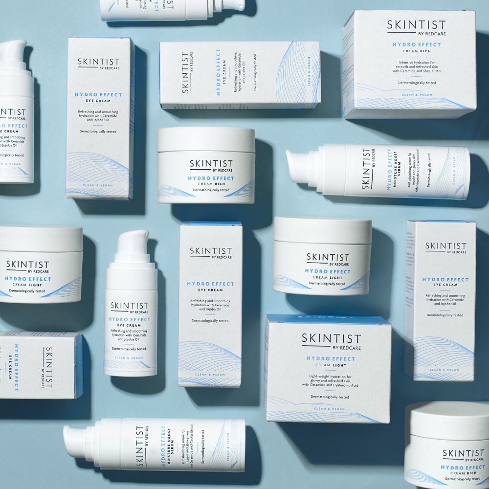 De nombreux produits SKINTIST. Crèmes, crèmes pour les yeux, sérums. Texte: HYDRO EFFECT Cream Light.