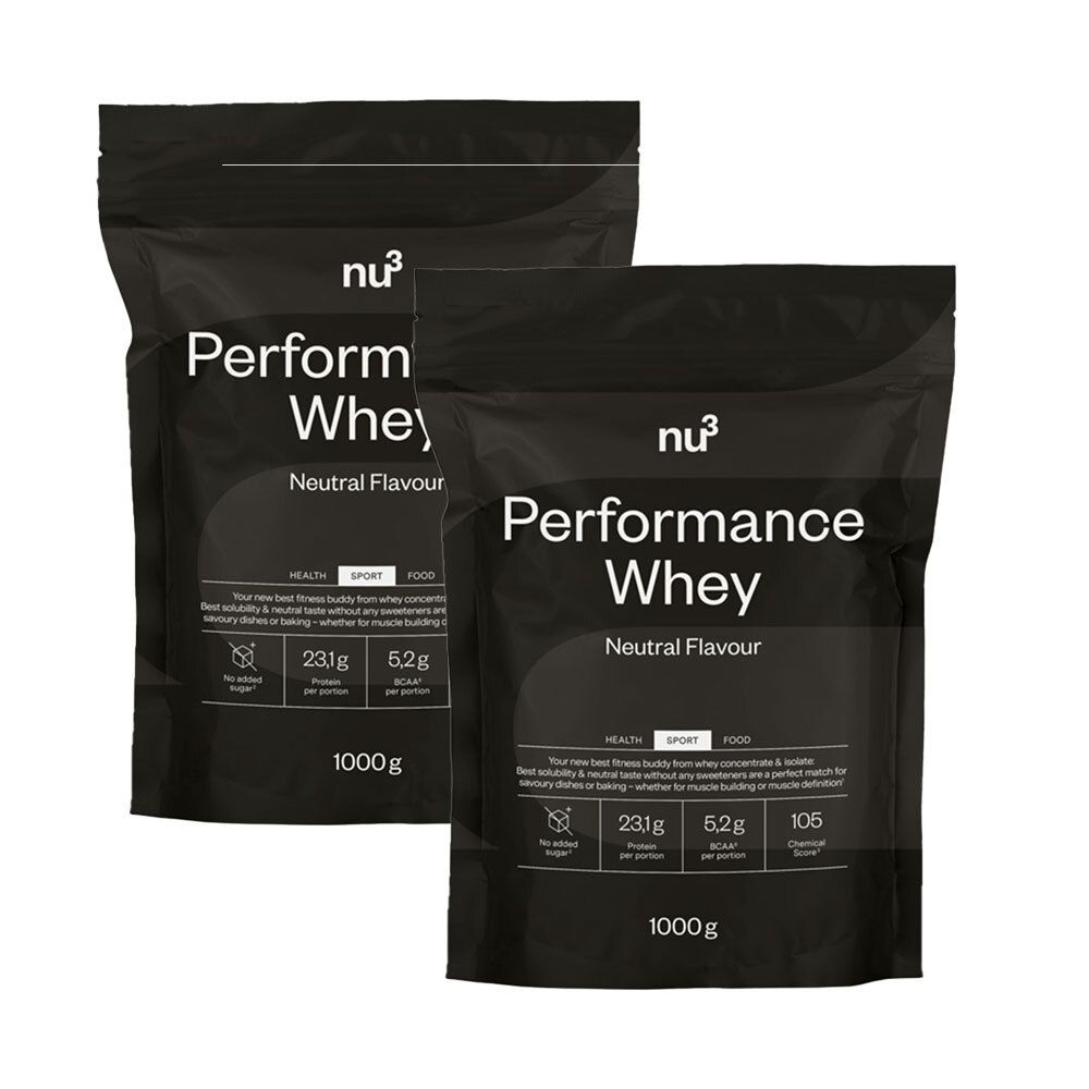 Deux sacs noirs avec l'inscription "nu3 Performance Whey". Chaque sac contient 1000g. Inscriptions : "Neutral Flavor", informations nutritionnelles.