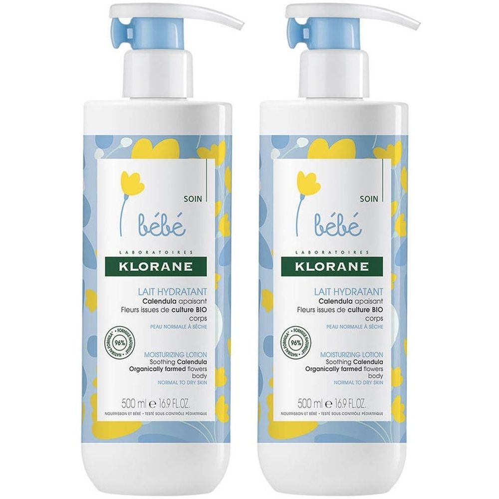 Deux flacons de lait pour bébé. Flacons blancs avec motifs bleus et jaunes, bouchon pompe. Inscription: bébé Klorane Lait Hydratant.