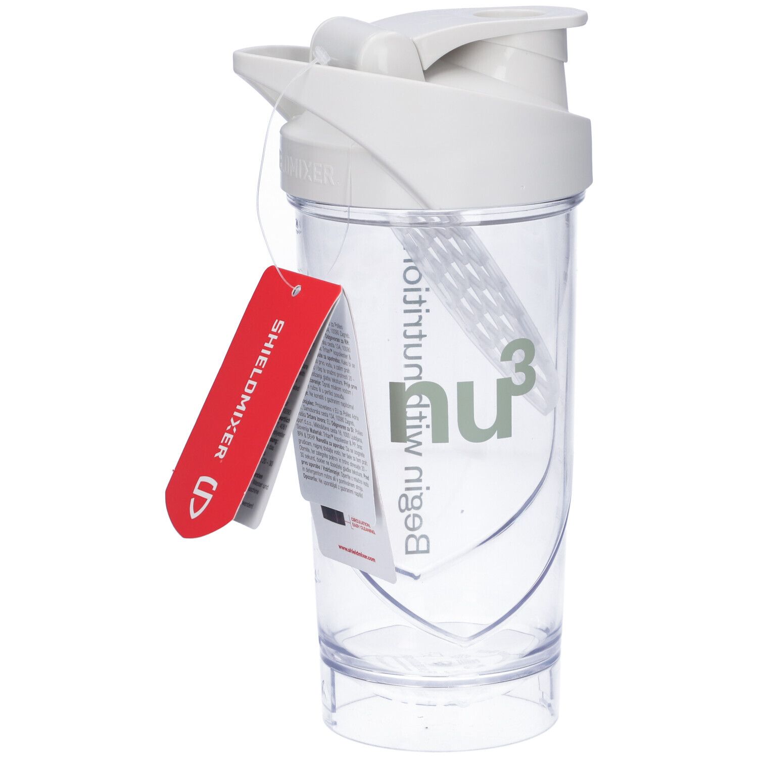 Witte shaker met wit deksel. Transparante container. Rood label met tekst. Bevat een mixbal.