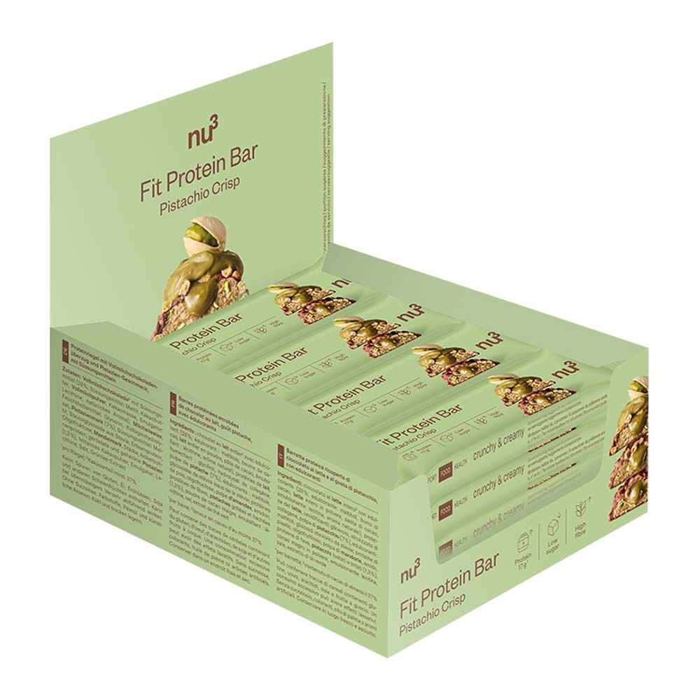 Boîte verte de barres protéinées. Inscription: nu3 Fit Protein Bar Pistachio Crisp. Boîte ouverte avec barres.