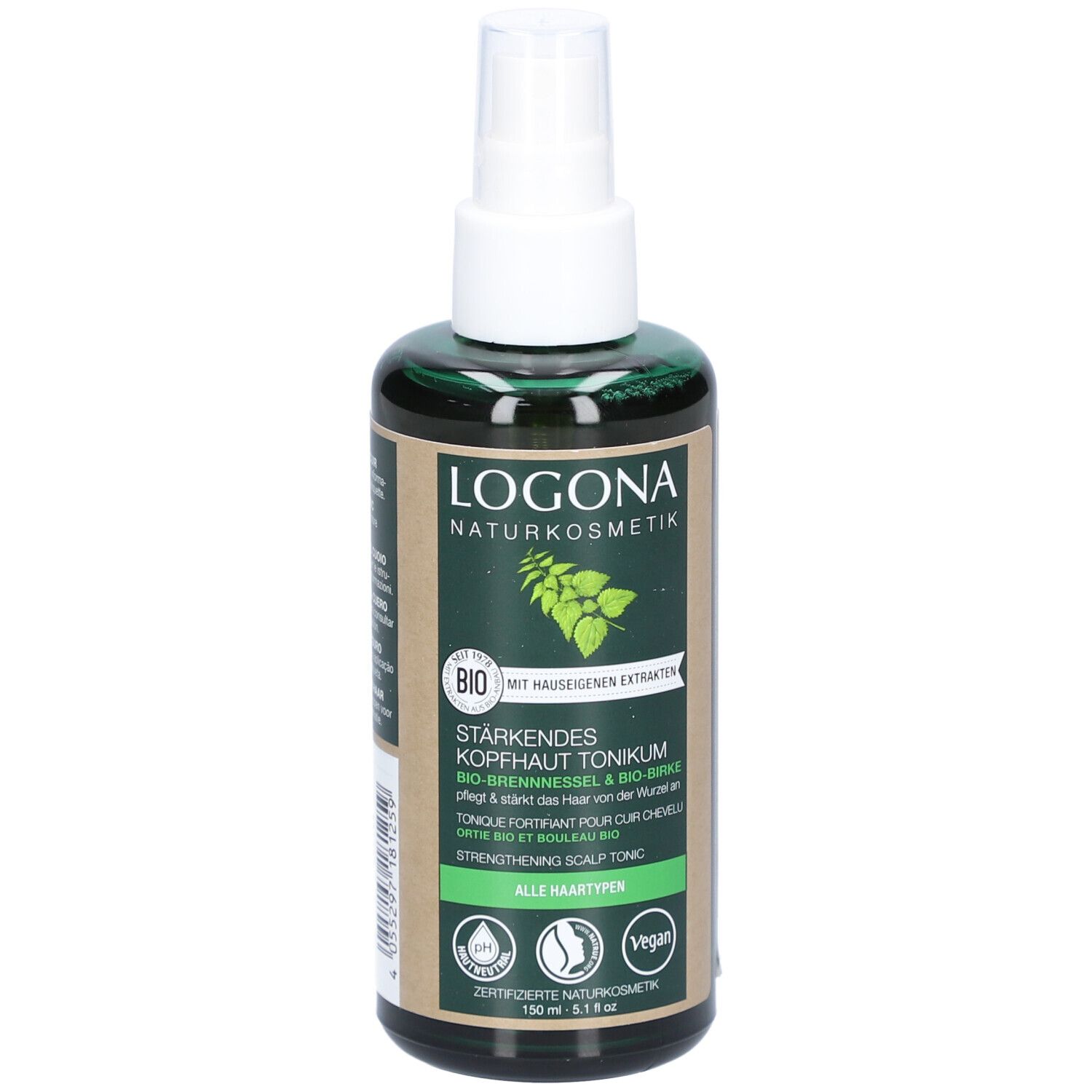 Groene fles met witte spraykop. Etiket met logo en productinformatie. Vegan-zegel.