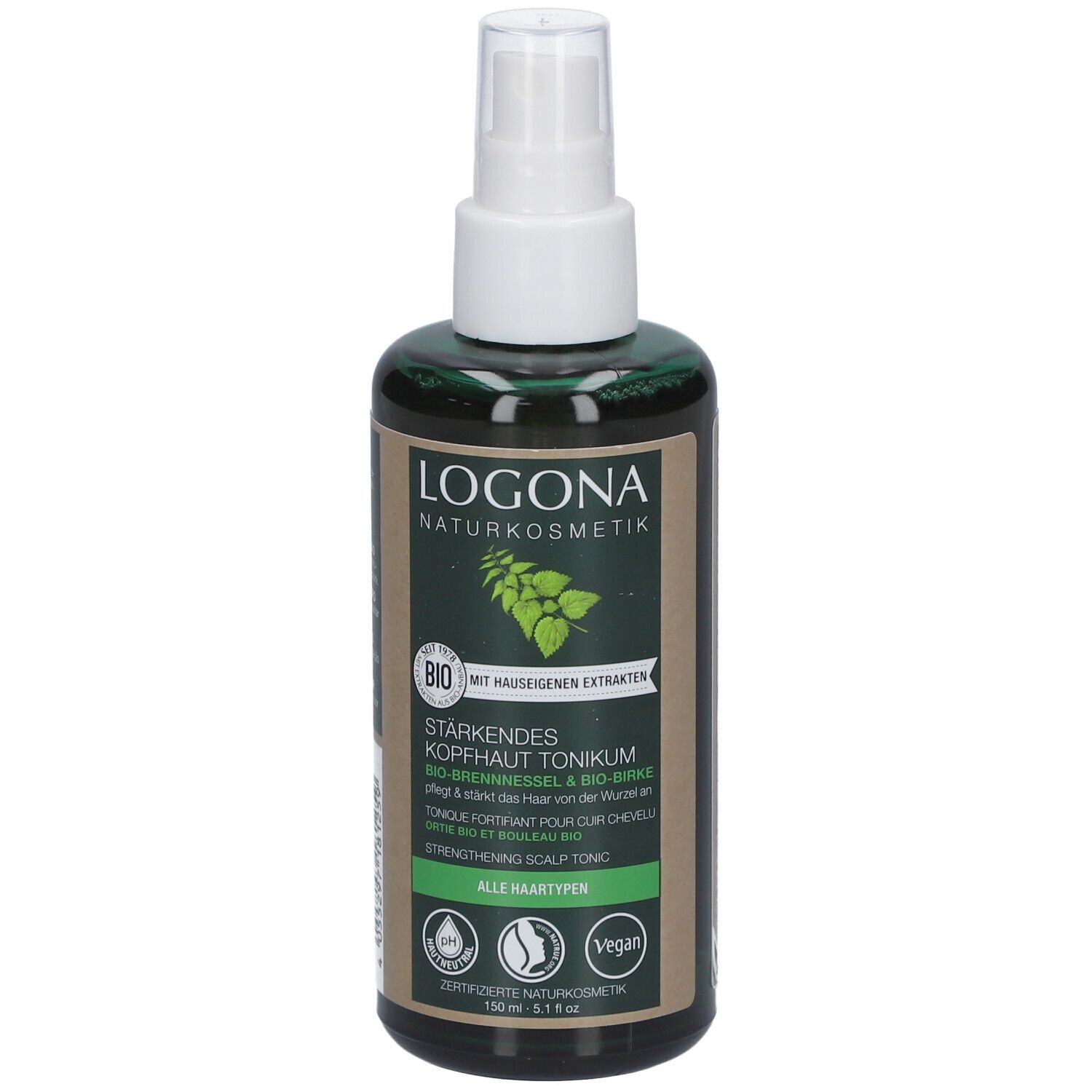 Groene fles met witte spraykop. Etiket met logo en productinformatie. Vegan-zegel.