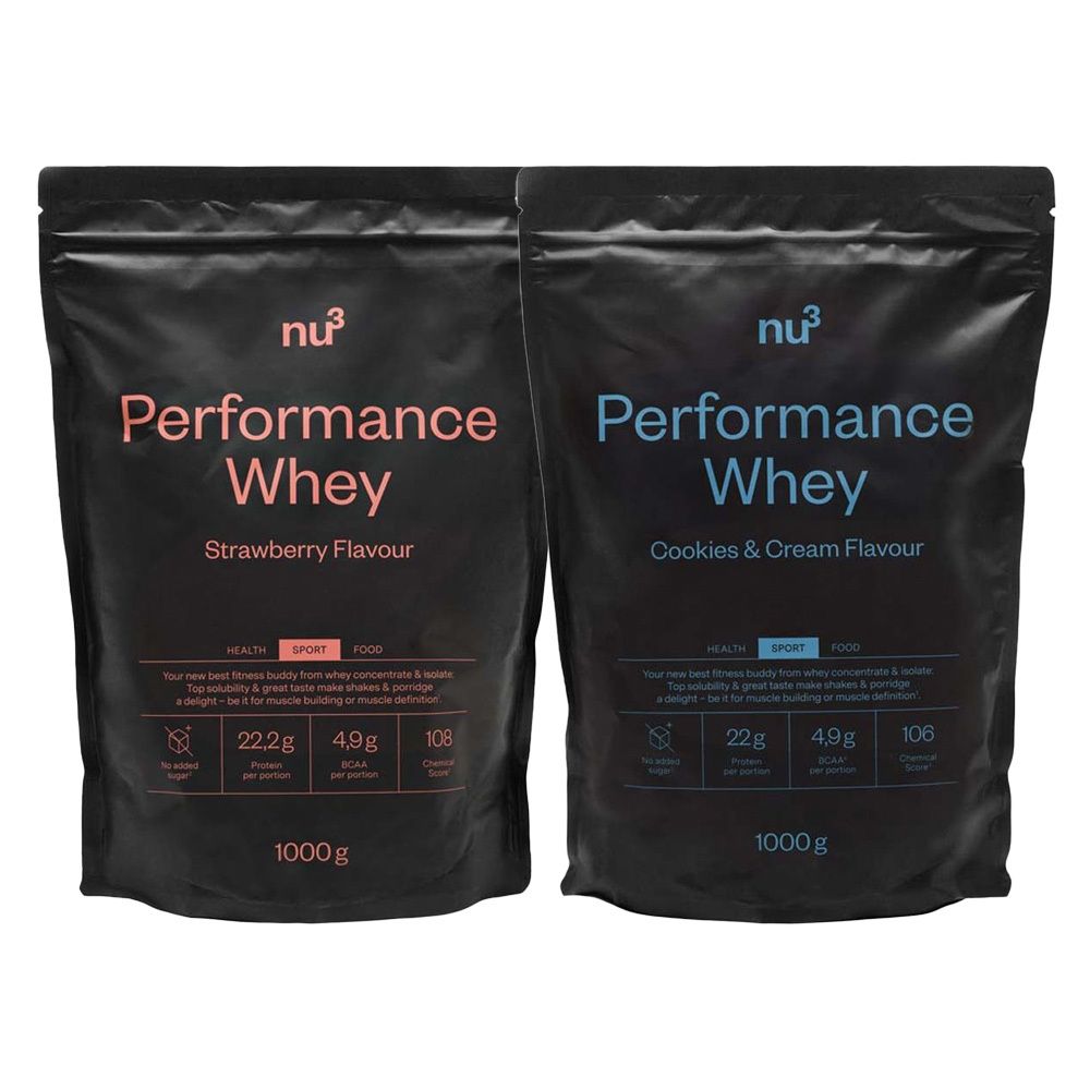 Twee zakken nu3 Performance Whey. Aardbei- en Cookies & Cream-smaak. Zwarte verpakking met productnaam en voedingswaarde-informatie.