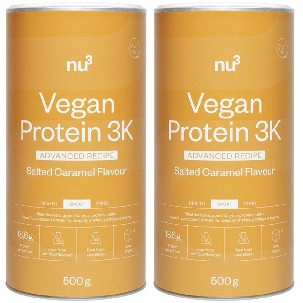 Deux boîtes de nu3 Vegan Protein 3K, Salted Caramel. Inscription : Vegan Protein 3K, Advanced Recipe, 500g. Sans sucre, sans arômes artificiels.