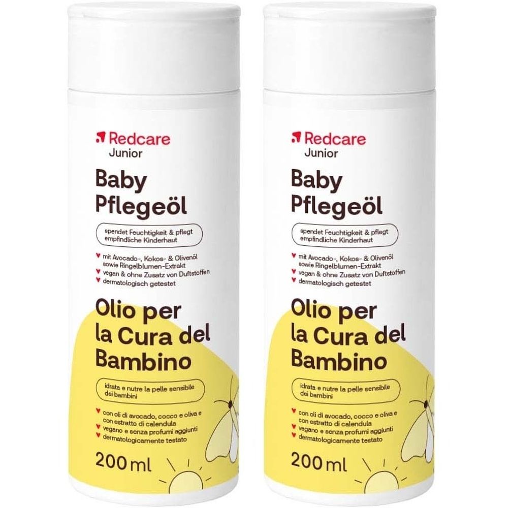 Twee witte flessen met rode en zwarte tekst. Opschrift: Redcare Junior Baby Pflegeöl. 200 ml.