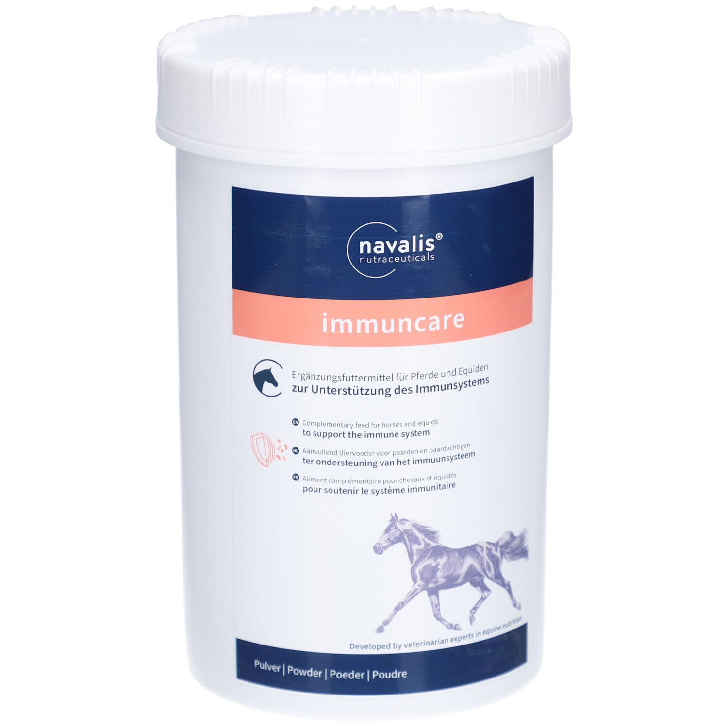 Witte container met deksel. Opschrift: immuncare, navalis. Aanvullend voer voor paarden. Met afbeelding van paard.
