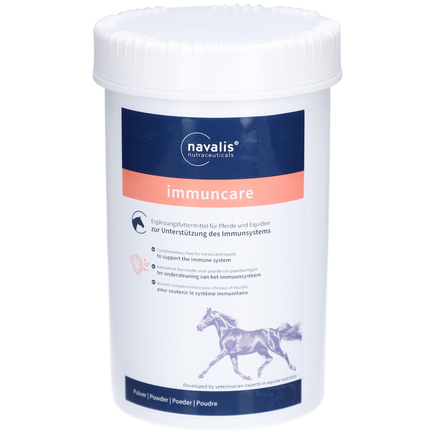 Witte container met deksel. Opschrift: immuncare, navalis. Aanvullend voer voor paarden. Met afbeelding van paard.
