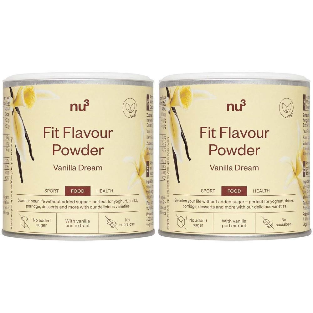 Twee blikken Fit Flavour Powder Vanilla Dream. Opschrift: nu3, Fit Flavour Powder, Vanilla Dream. Met vanille peulextract. Zonder toegevoegde suiker.