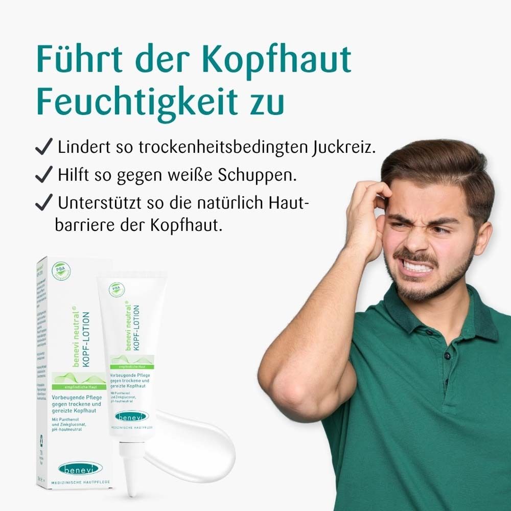 Hoofdhuidlotion in witte tube met applicator, naast de verpakking. Een man krabt geïrriteerd aan zijn hoofd.