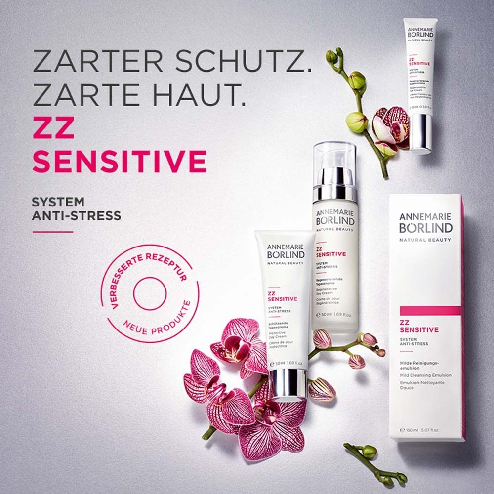 Productarrangement. Crèmes, bloemen, tekst. Opschrift: ZZ SENSITIVE, Zarter Schutz. Zarte Haut.