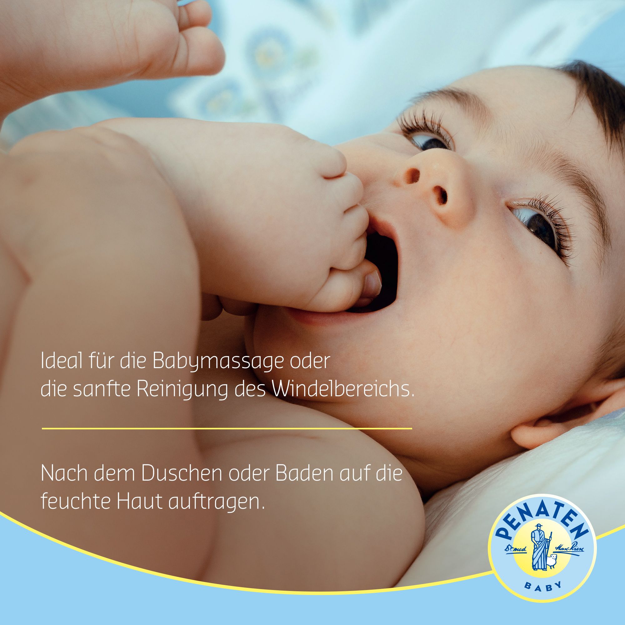 Bébé couché sur le ventre. Texte : 'Ideal für die Babymassage oder die sanfte Reinigung des Windelbereichs.'