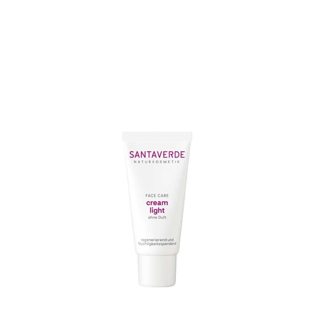Tube blanche avec logo SANTAVERDE et nom du produit: crème light sans parfum.