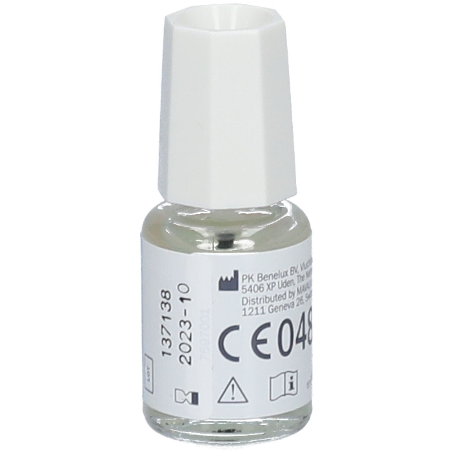 Kleine glazen fles met witte dop. Opschrift: MAVALA, Fungal Nail Solution. Met batchnummer en vervaldatum.