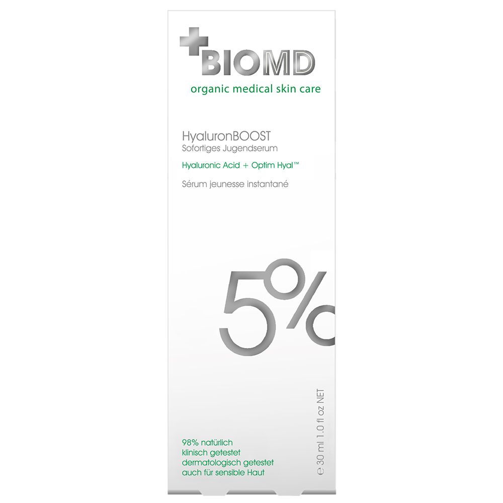 BIOMD HyaluronBOOST. Emballage blanc avec infos produit et 5%. Texte: HyaluronBOOST, 98% naturel, testé dermatologiquement.