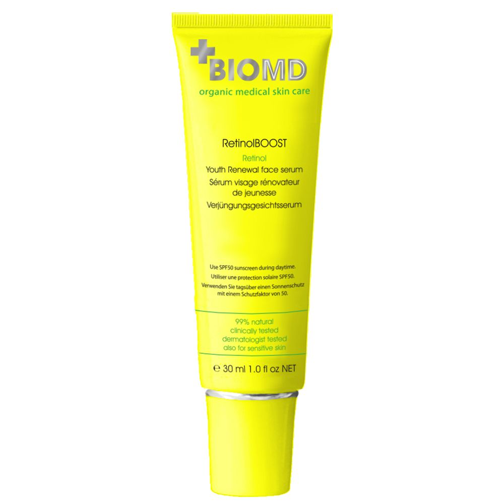 Gele tube BIOMD Retinol Boost serum. Productnaam, ingrediënten en logo zichtbaar.