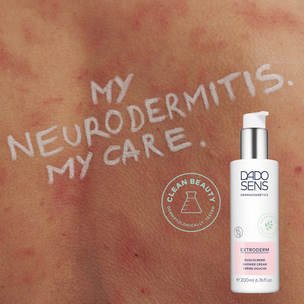 Rode huiduitslag. Opschrift: MY NEURODERMITIS. MY CARE. Fles DADO SENS EXTRODERM.