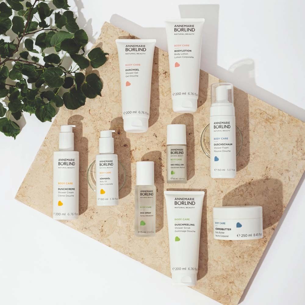 Divers produits de soins du corps. Marque : ANNEMARIE BÖRLIND. Gommage douche, lotion pour le corps, spray corporel, etc.