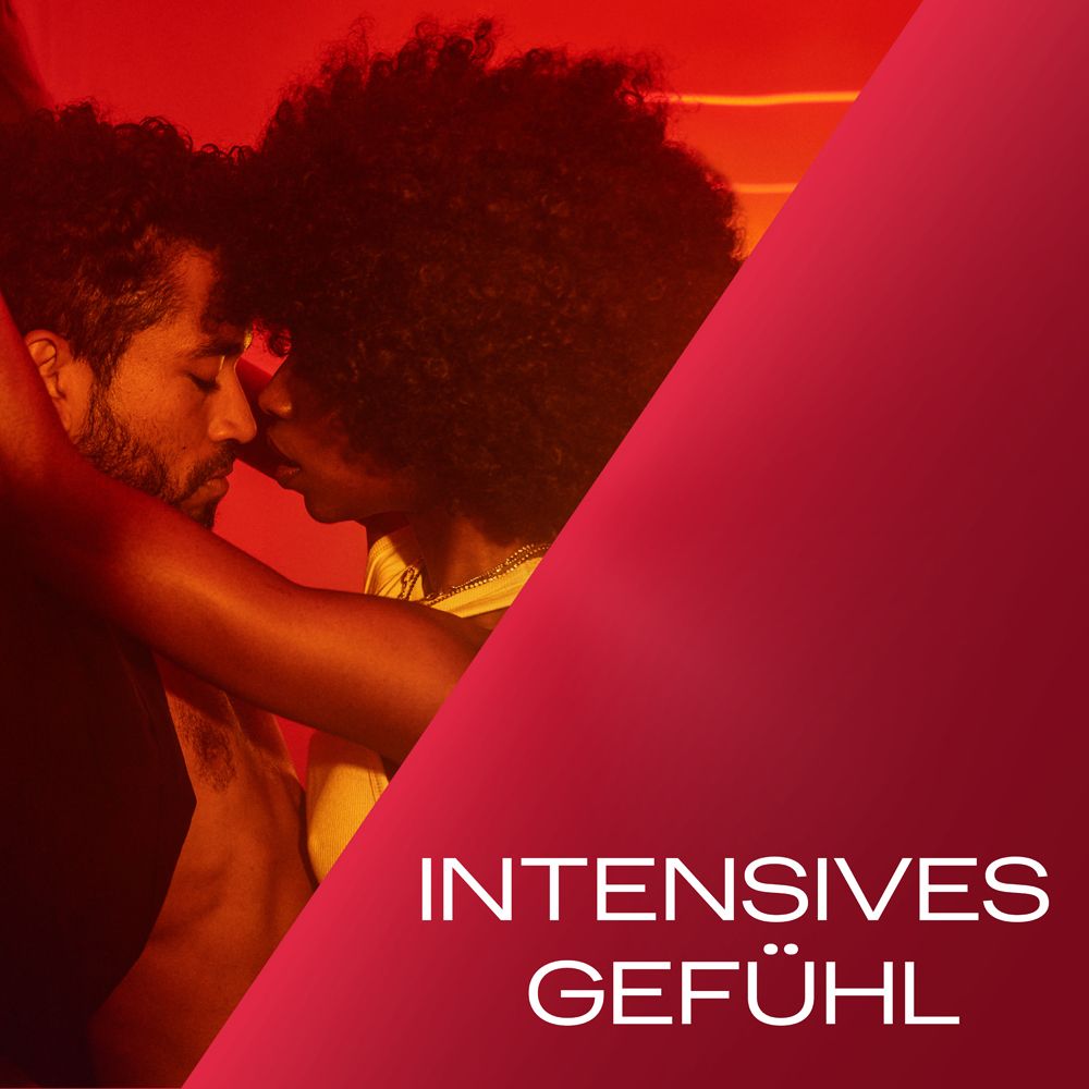 Un couple s'embrasse sur fond rouge. Texte : INTENSIVES GEFÜHL.