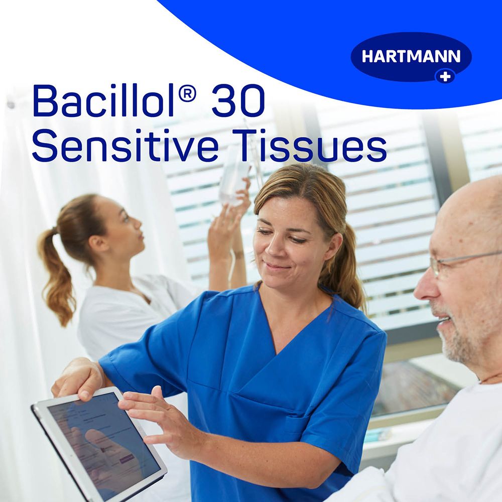 Personnes dans une chambre d'hôpital. Une femme montre l'inscription : Bacillol® 30 Sensitive Tissues sur une tablette.