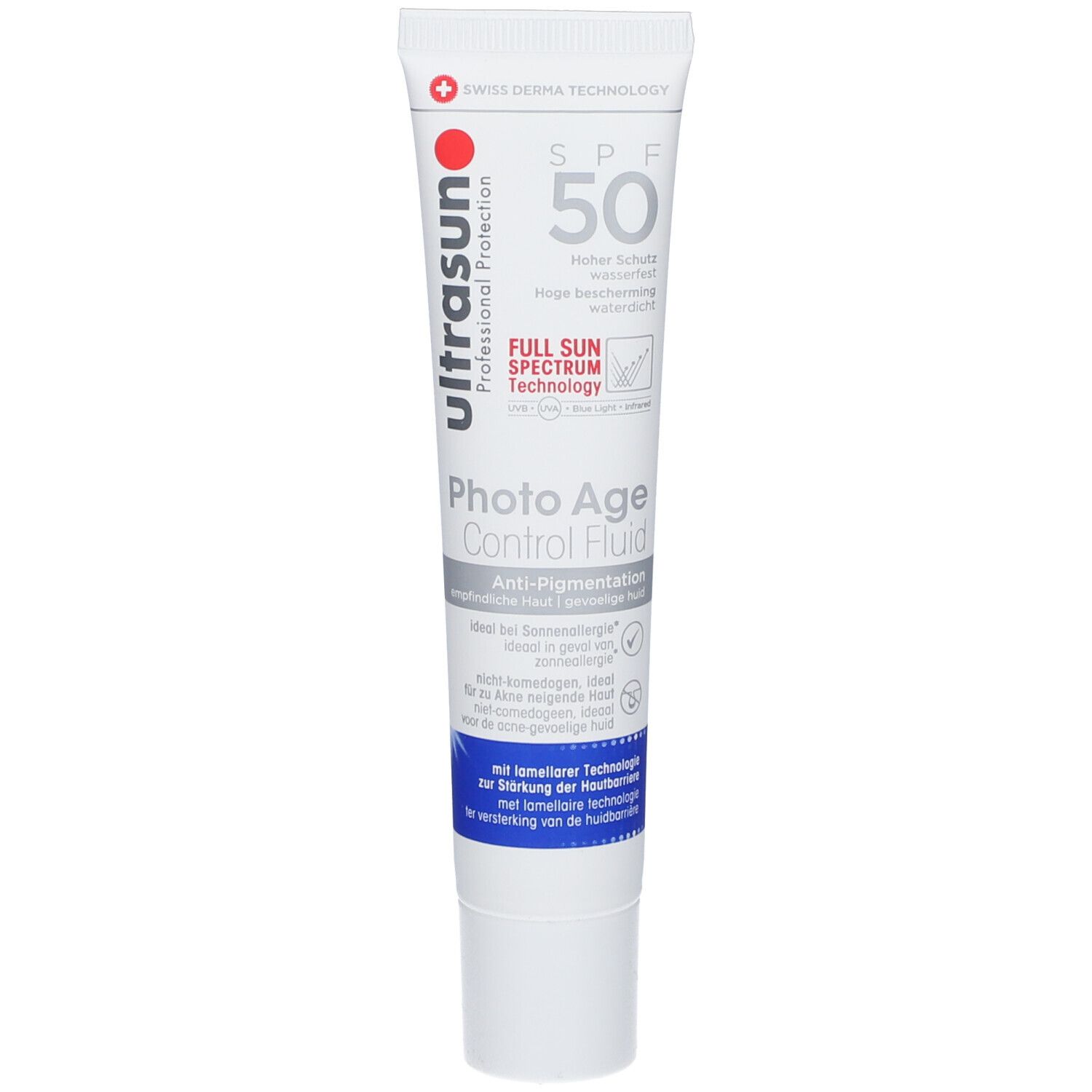 Tube blanche avec SPF 50. Texte: Photo Age Control Fluid Anti-Pigmentation. Marque: ultrasun.