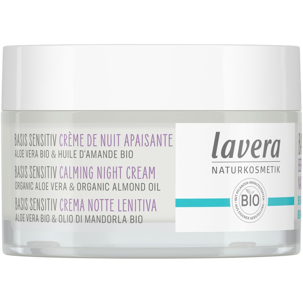 Pot de crème. Inscription : lavera, BASIS SENSITIV Crème de nuit apaisante. Bio-Aloe Vera & Bio-Mandelöl.