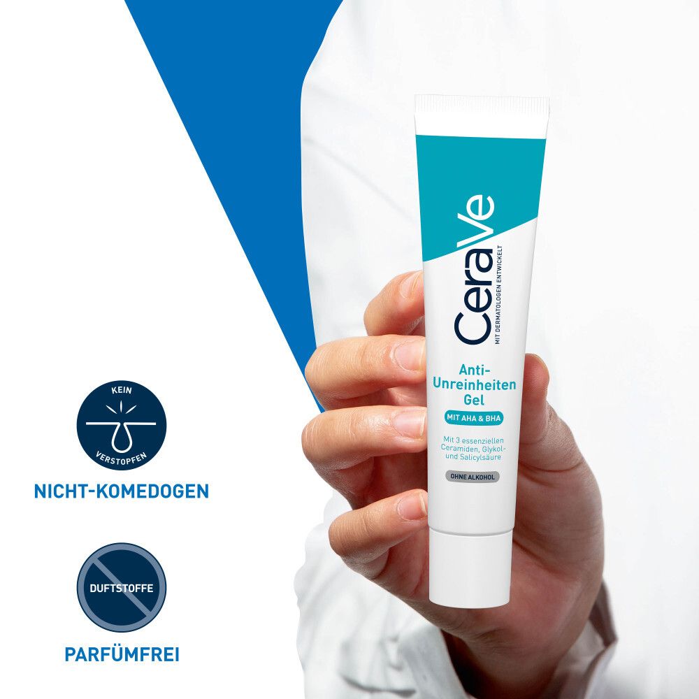 Main tenant CeraVe Gel Anti-Imperfections. Non comédogène et sans parfum. Tube bleu et blanc.