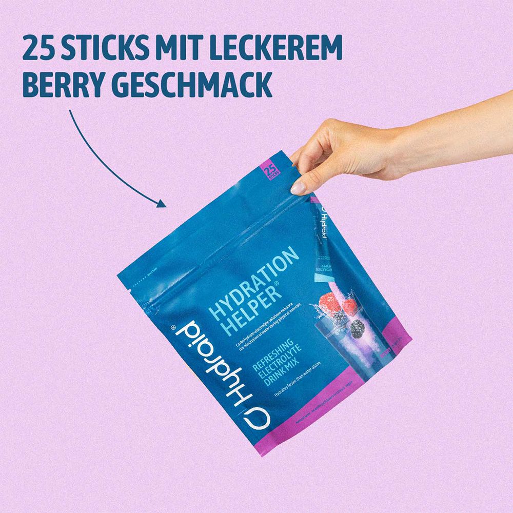Hand die een Hydraid zak met 25 sticks vasthoudt, bessensmaak.